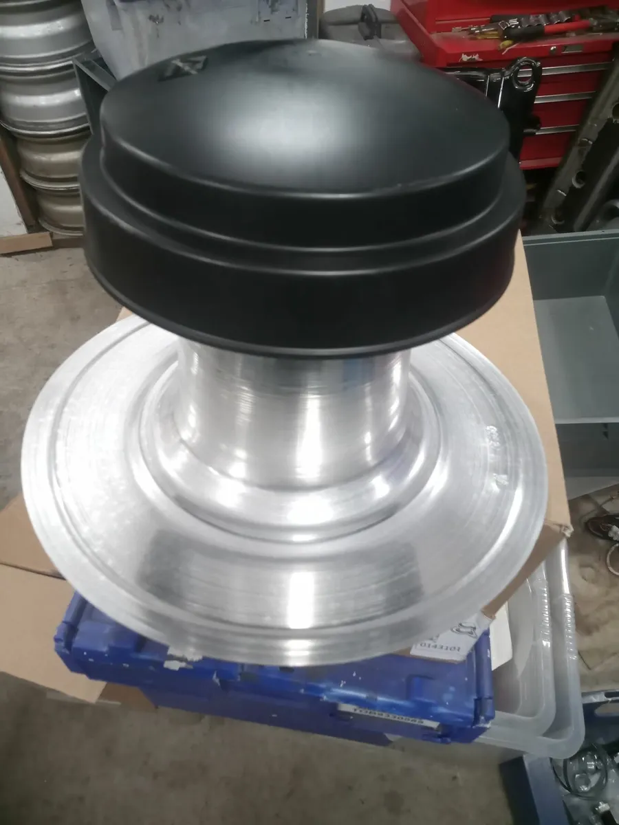 roof vent and bulbs - Image 1