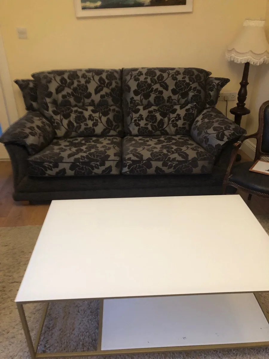 Sofa + 2 Arm chairs - Image 1