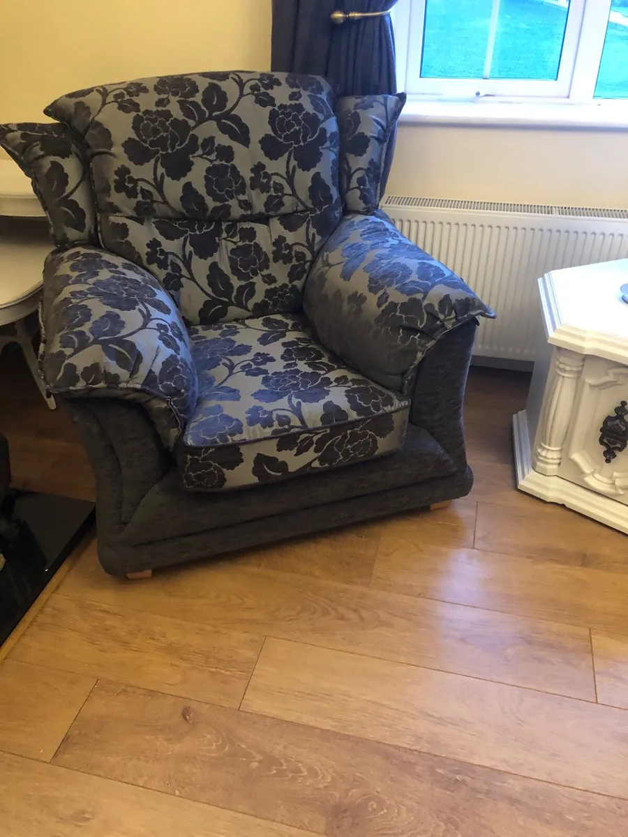 Sofa + 2 Arm chairs - Image 2