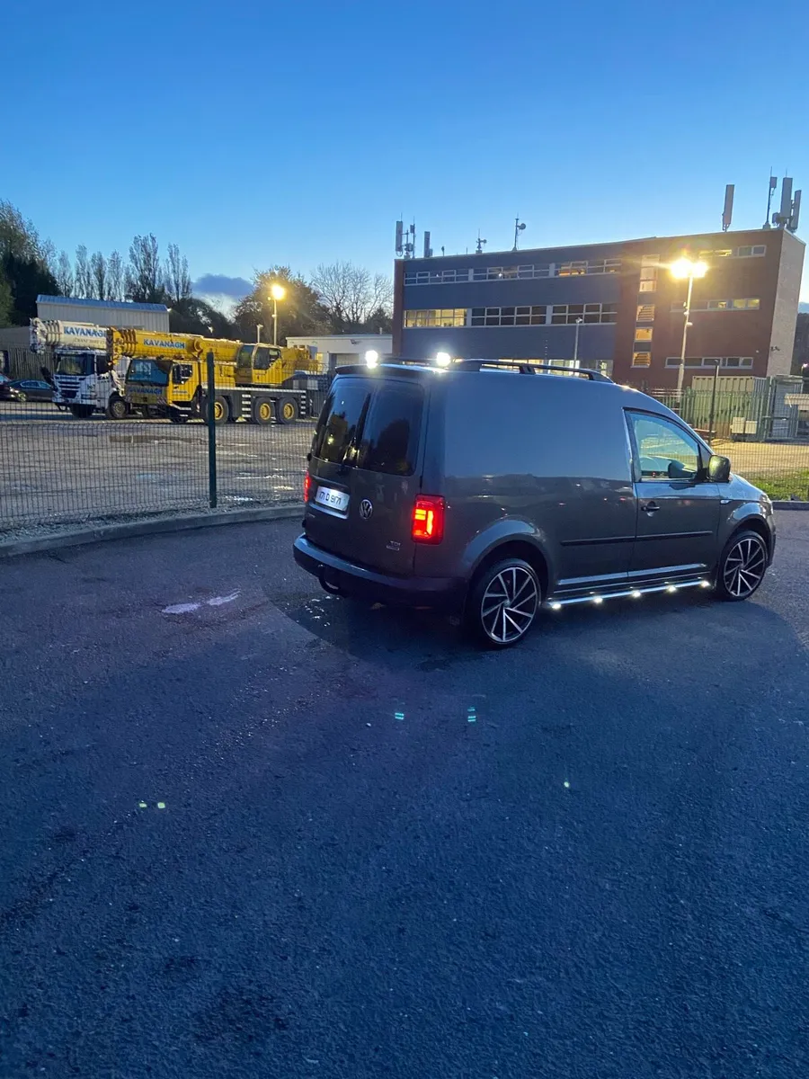 Vw Caddy - Image 4