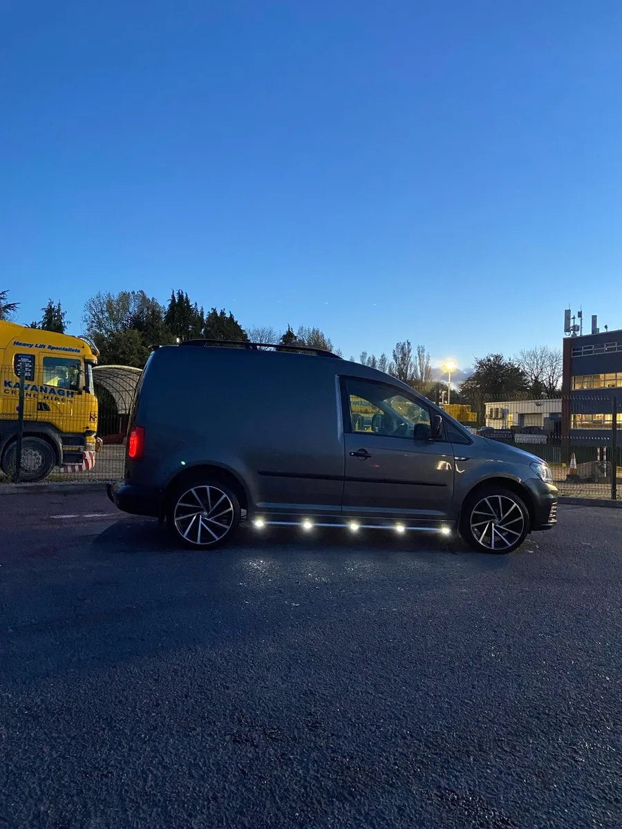 Vw Caddy - Image 3