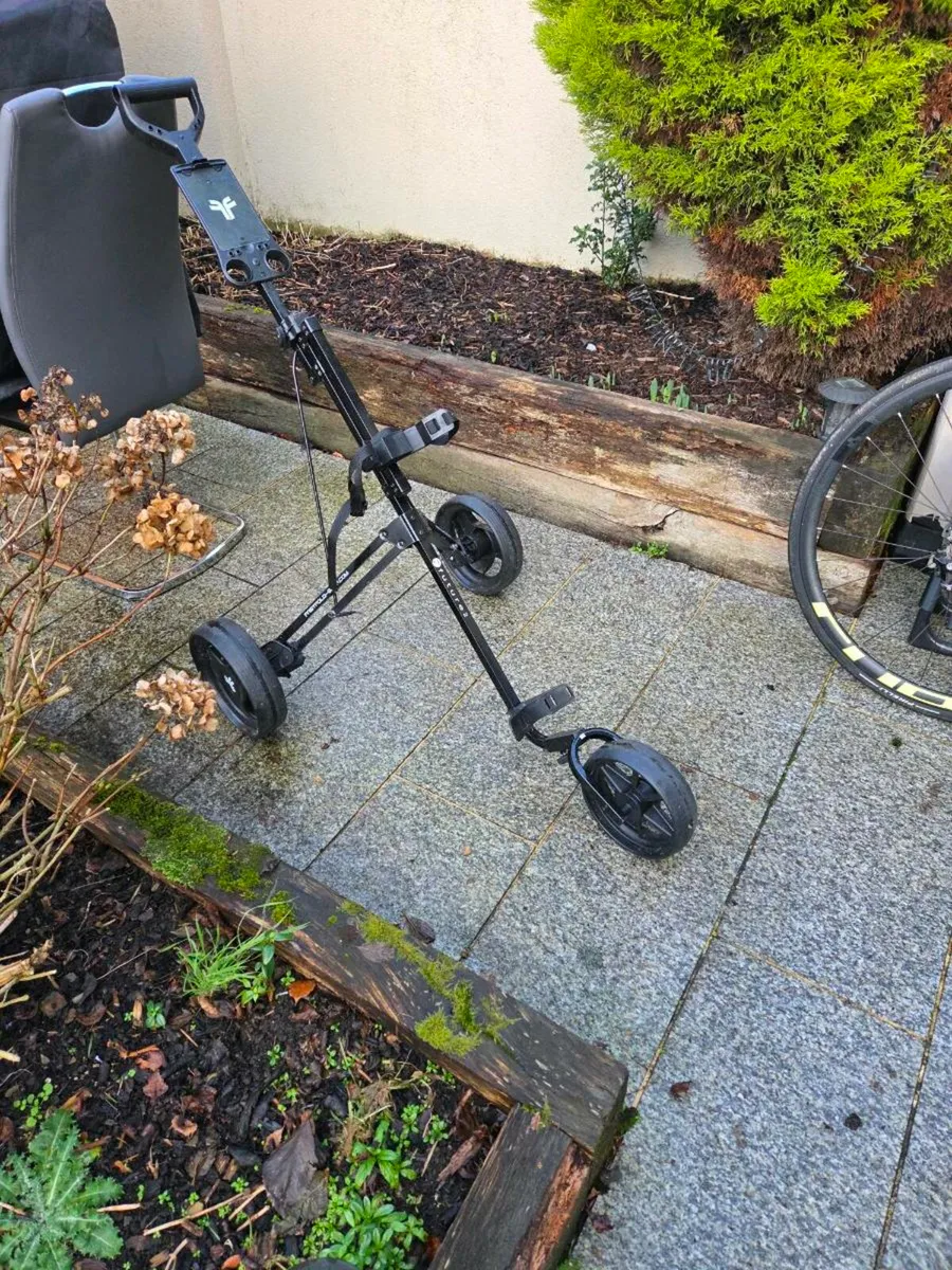 Fast flow future 2 golf trolley - Image 1