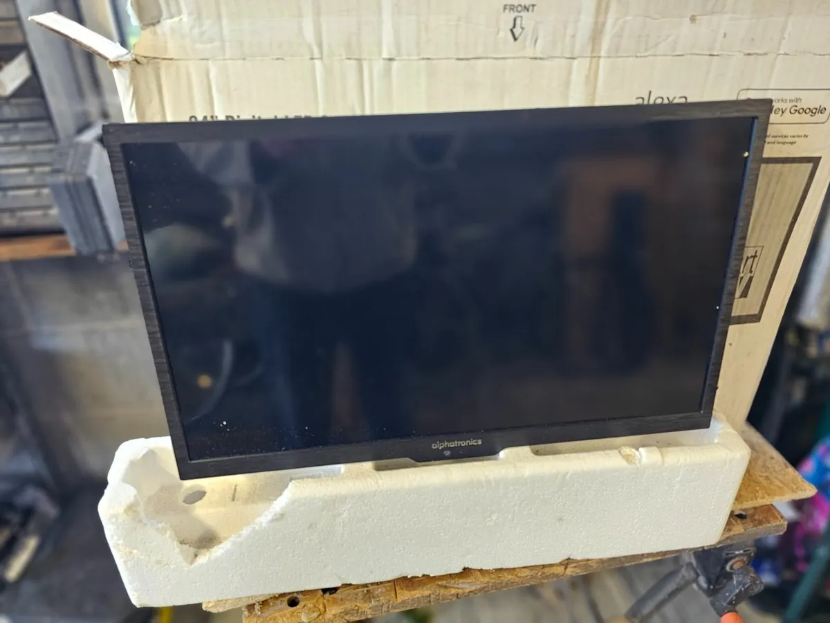 24" Smart TV - Image 2