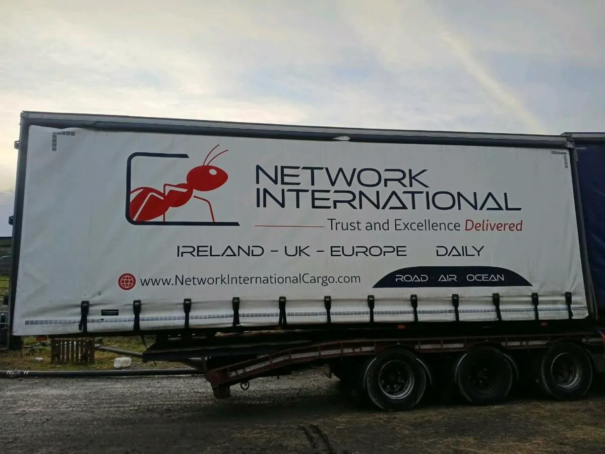 Curtains side body - Image 1