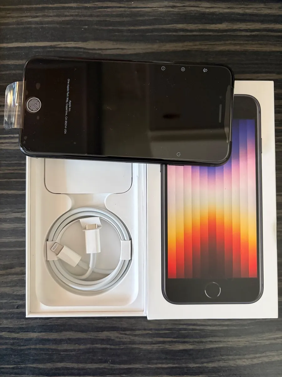 Iphone SE 3 64 gb - Image 1