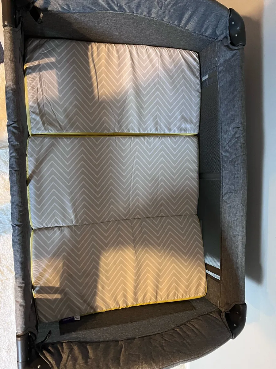 Baby Elegance travel cot with Clevamama mattress - Image 4