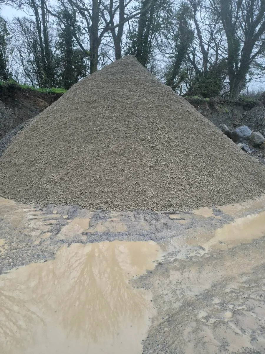 Gravel for cow roads - Image 1