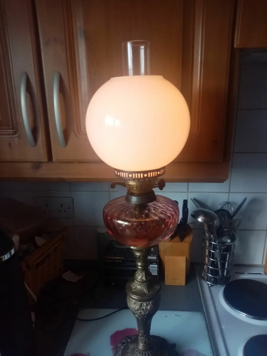 Vintage oil lamp - Image 2
