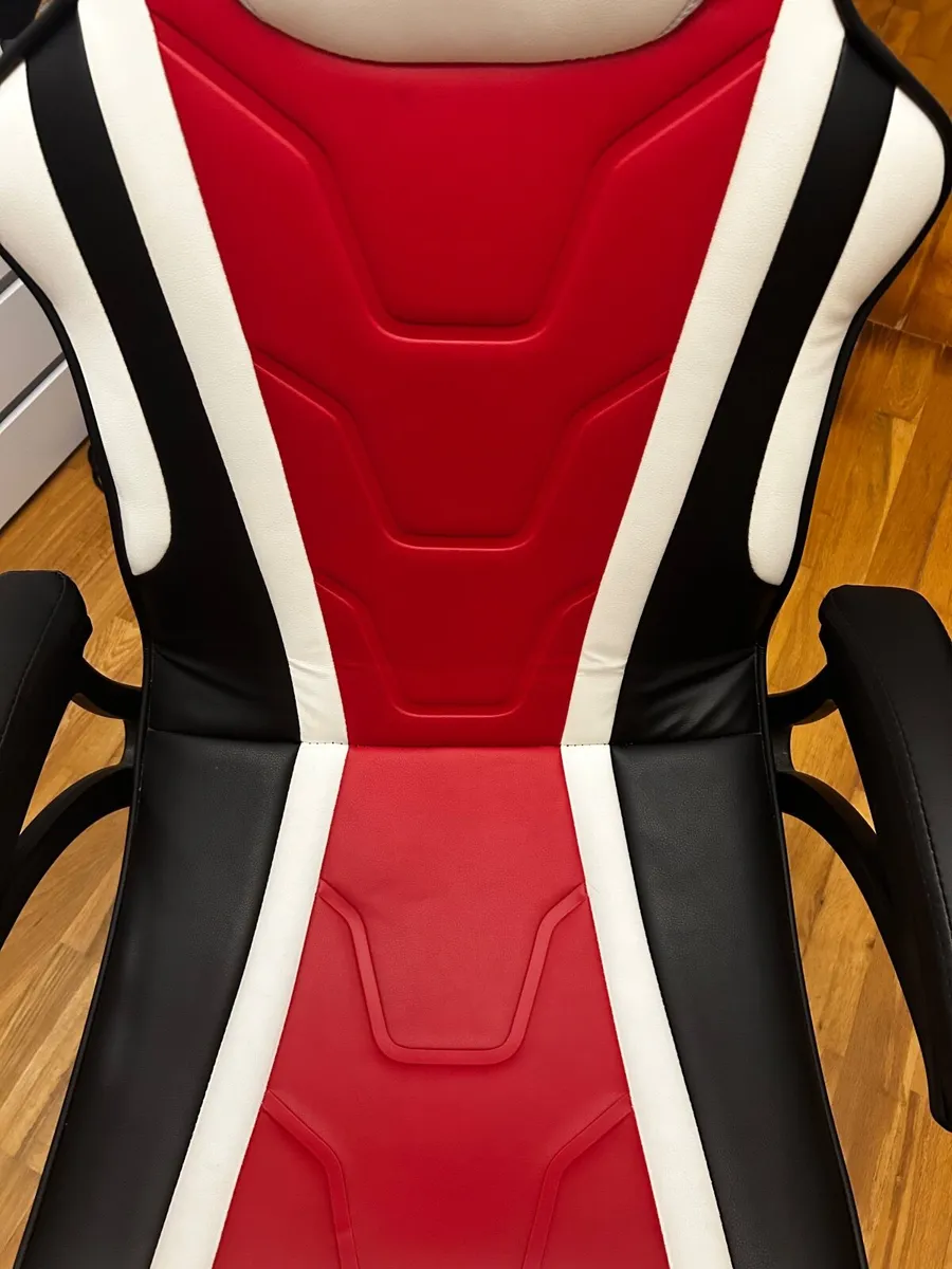 Gaming Chair & Automatic Steering wheel - Image 2