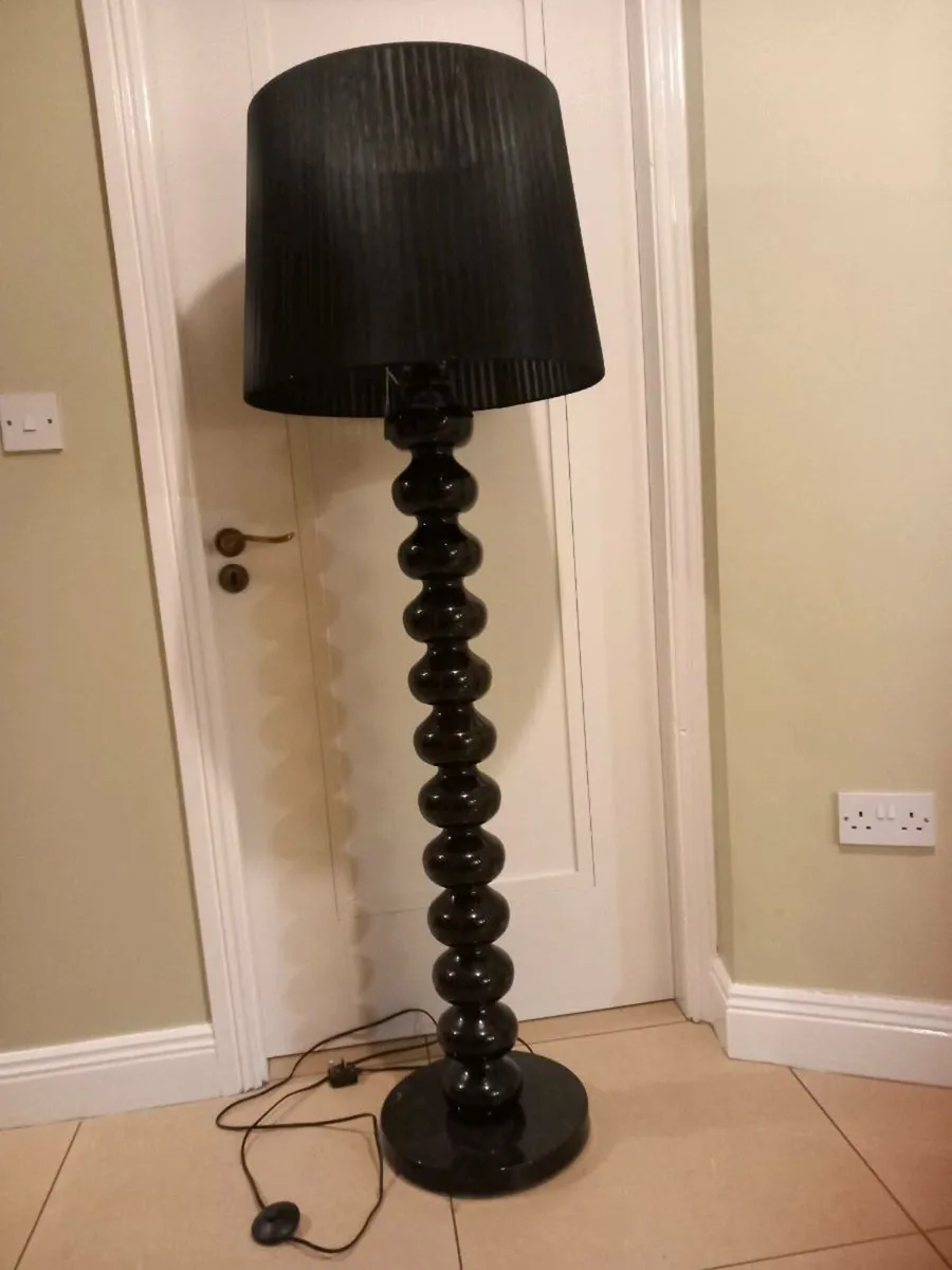 Free standing black lamp - Image 3