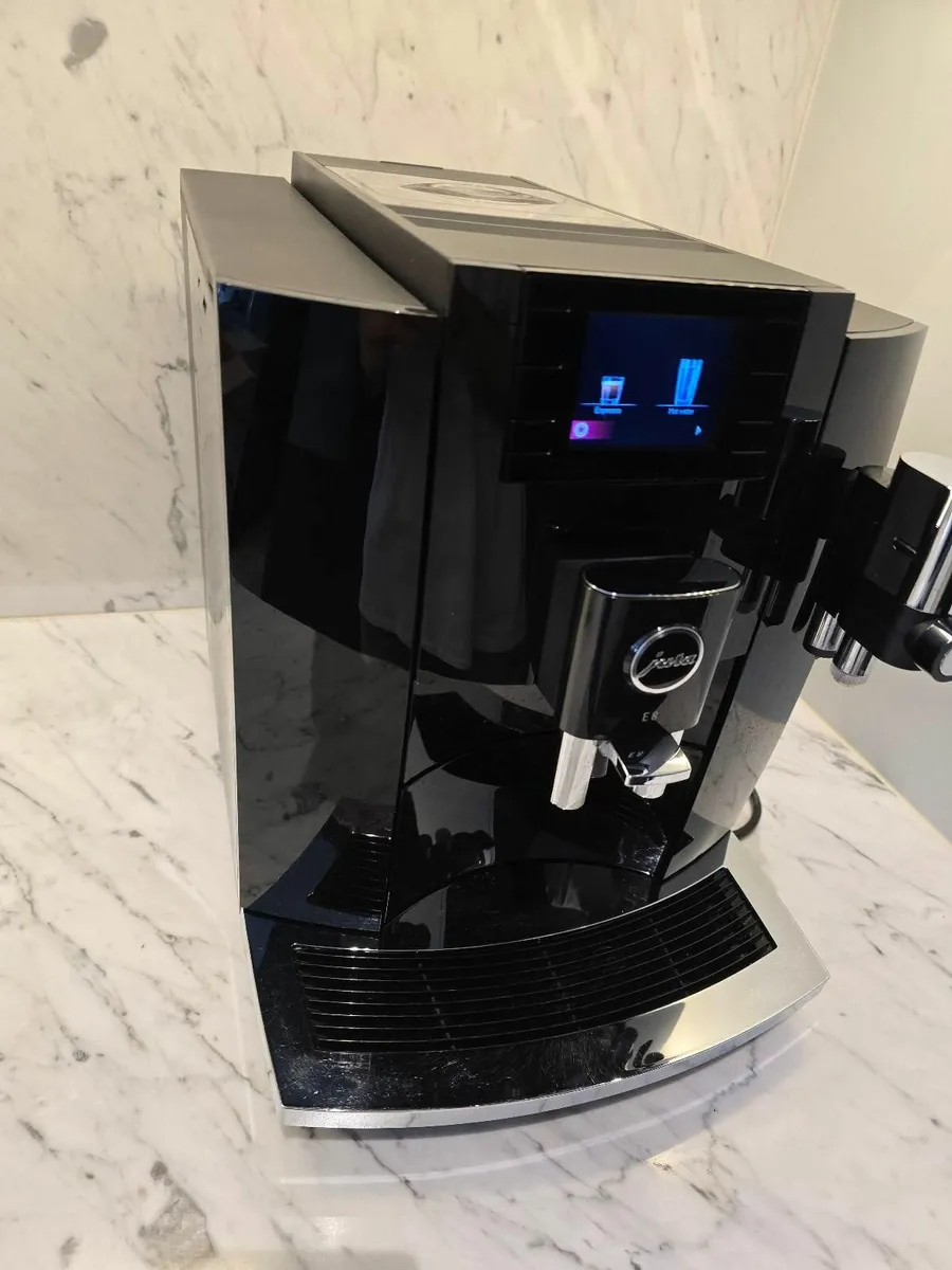 Jura E8 Automatic Coffee Machine - Image 1