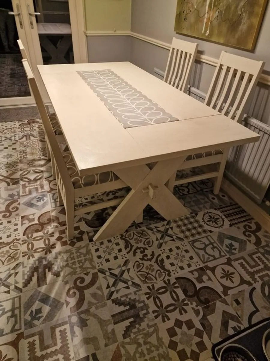 Table & Chairs - Image 3