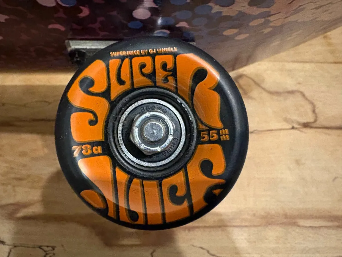 Skate – Girl Deck, Independent Trucks, OJ Wheels - Image 3