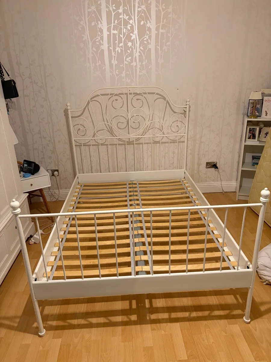 Double bed - Image 1