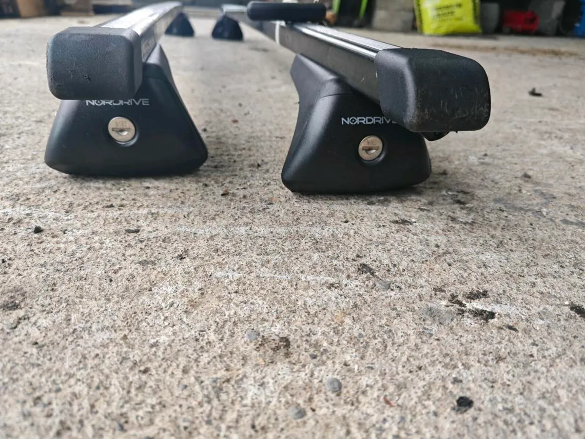 Passat roof bars - Image 1