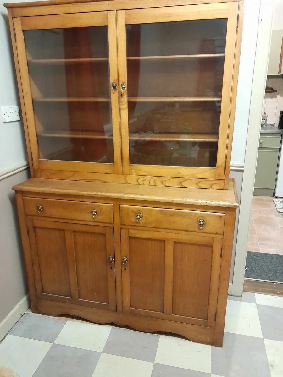 Old Oak Kitchen dresser - Image 1