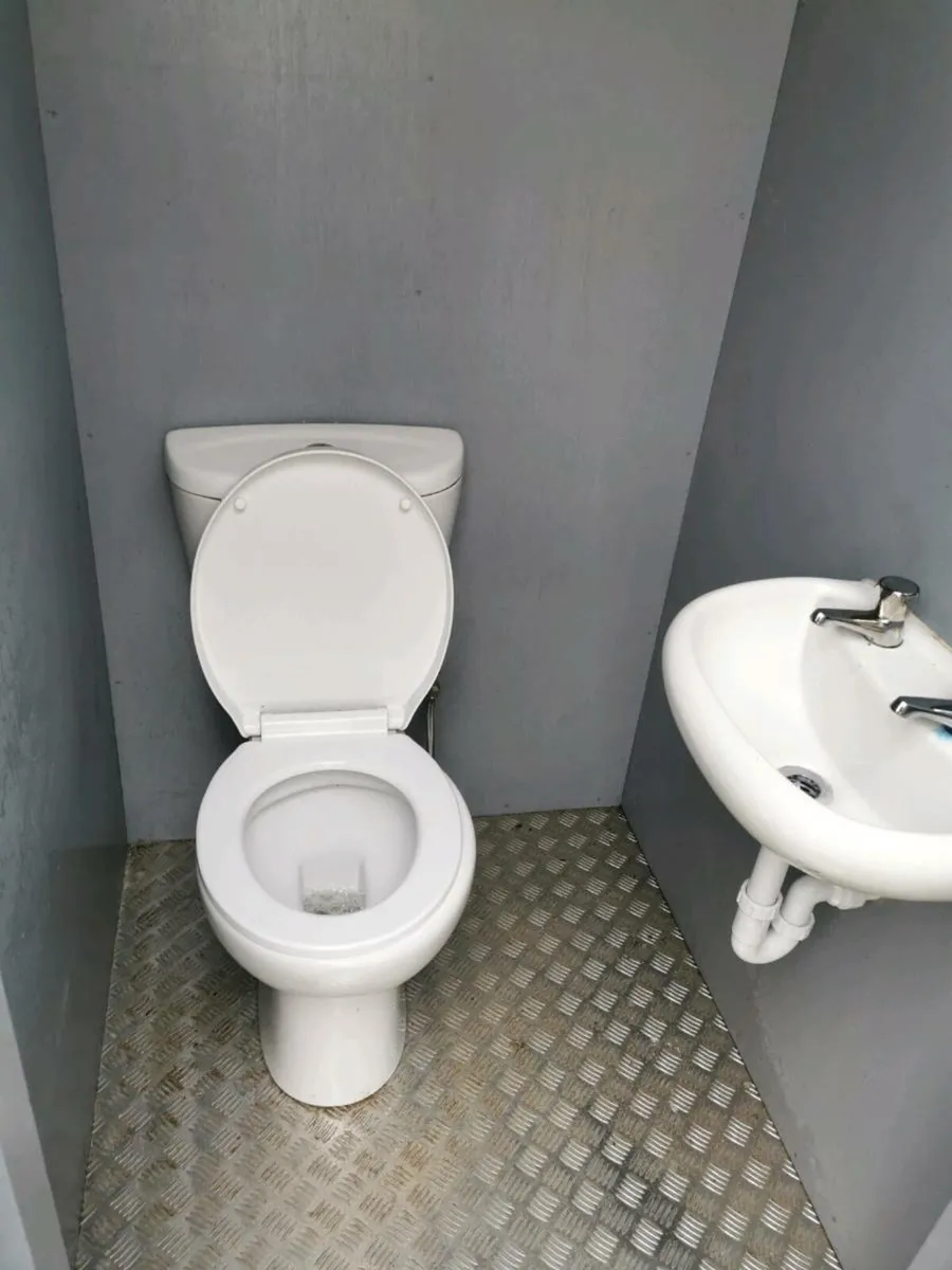 Site toilet - Image 3