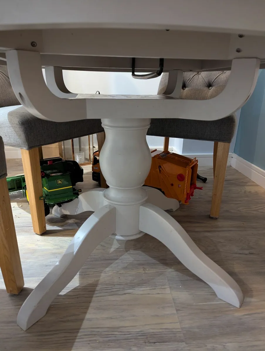 EZ living Kitchen table - Image 3