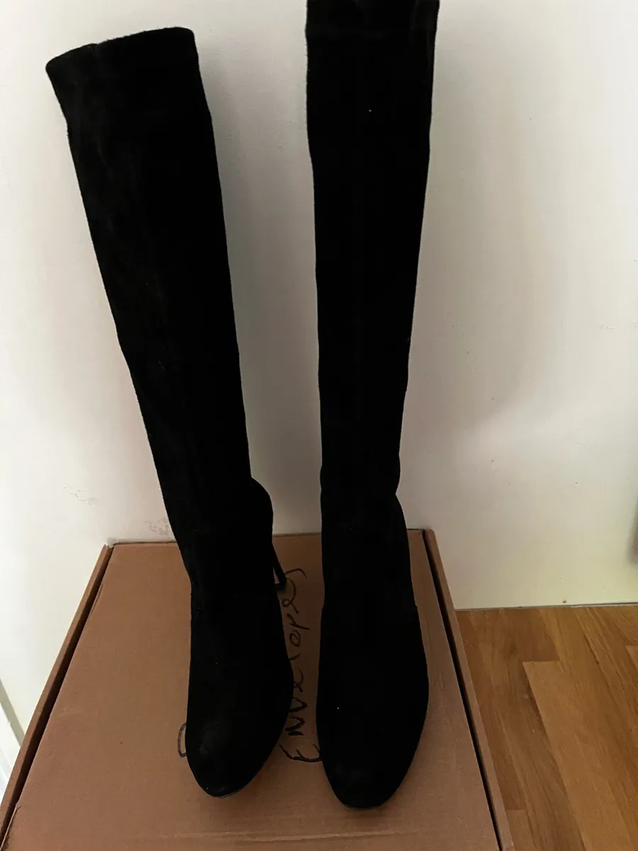 Black suede knee high boots - Image 4