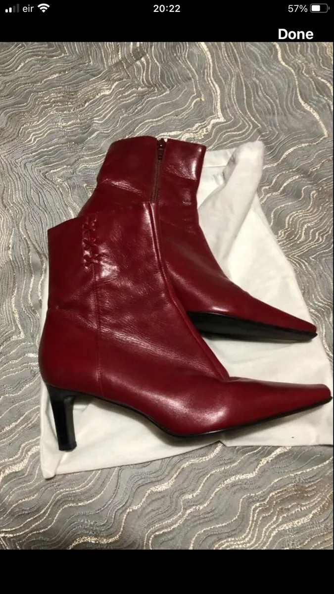 Ladies leather boots size 5 €20 - Image 1