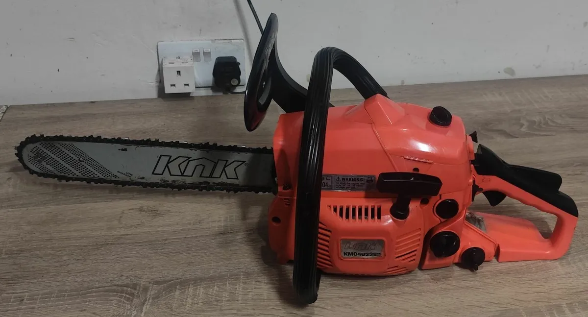Chainsaw for sale - Image 2