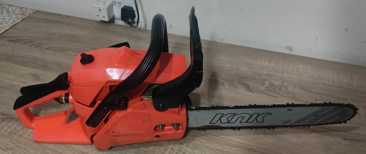 Chainsaw for sale - Image 4