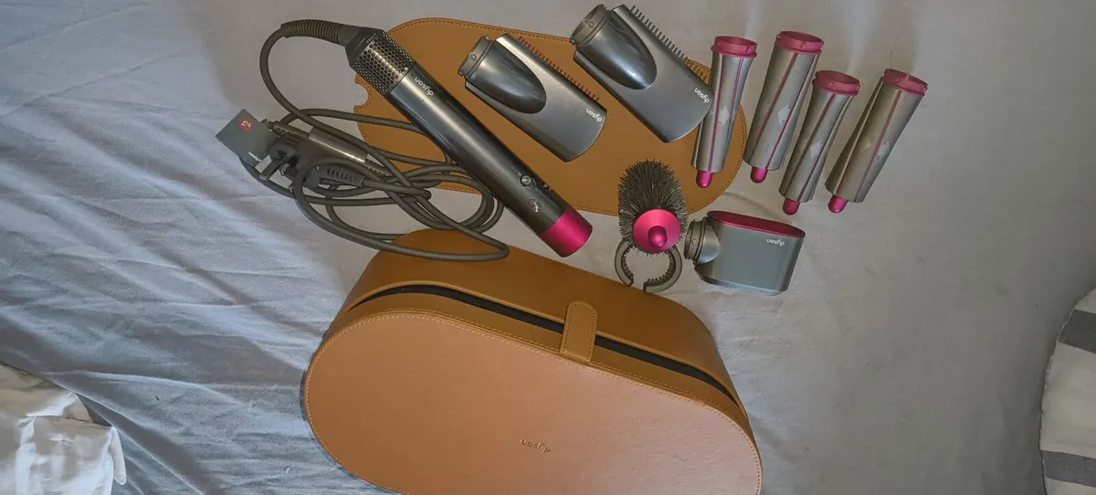 Dyson Airwrap multi styler and dryer - Image 3