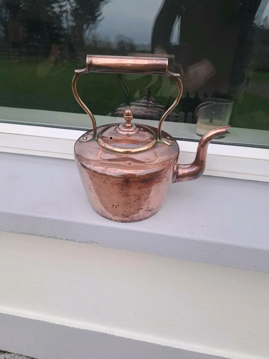 Old copper kettle - Image 1