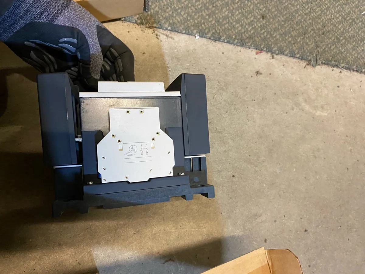 Schneider contactor - Image 3