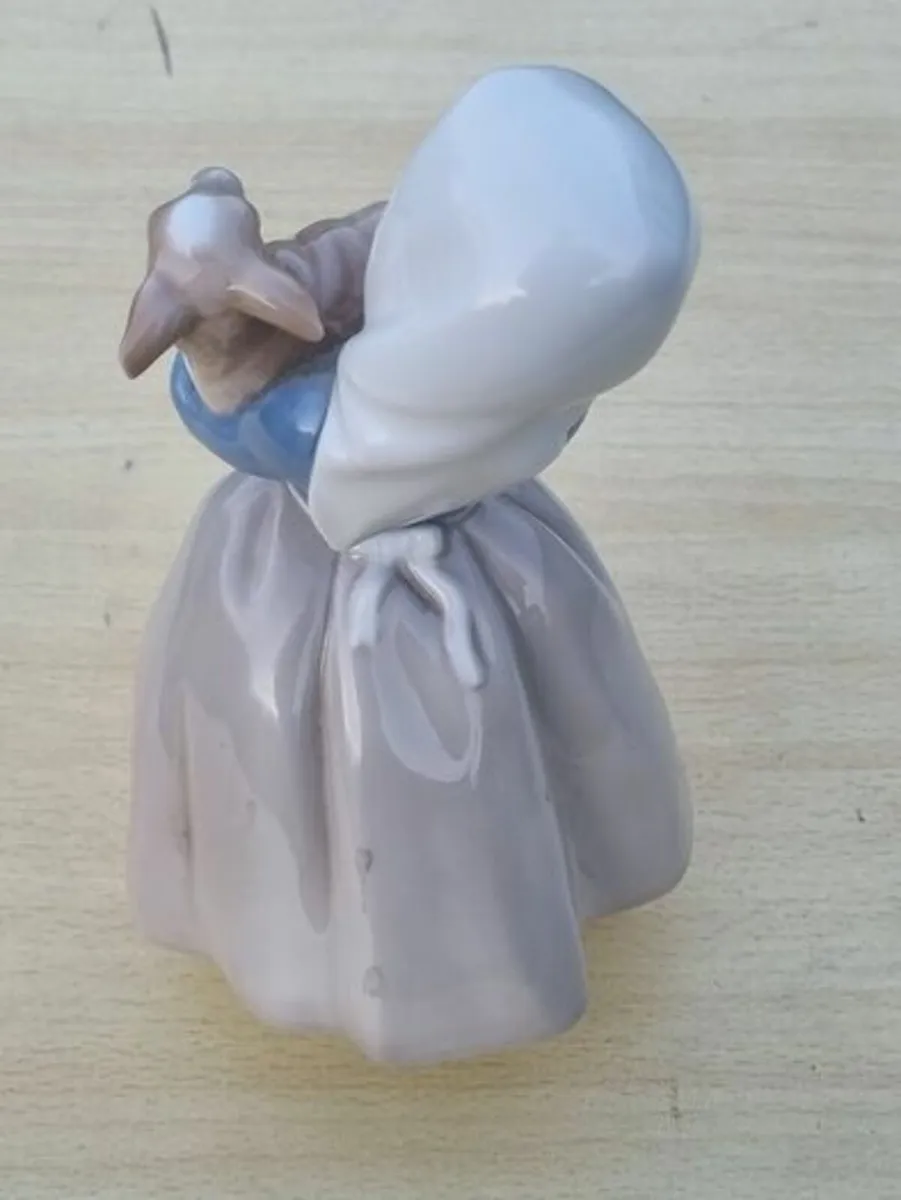 Nao by Lladro"Lamb in Arms" Porcelain Figurine - Image 4