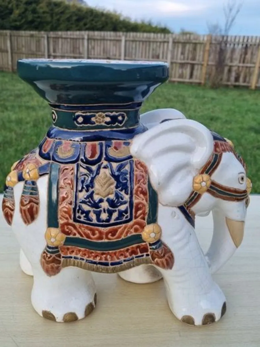 Vintage  flower stand in the shape of an elephant - Image 2