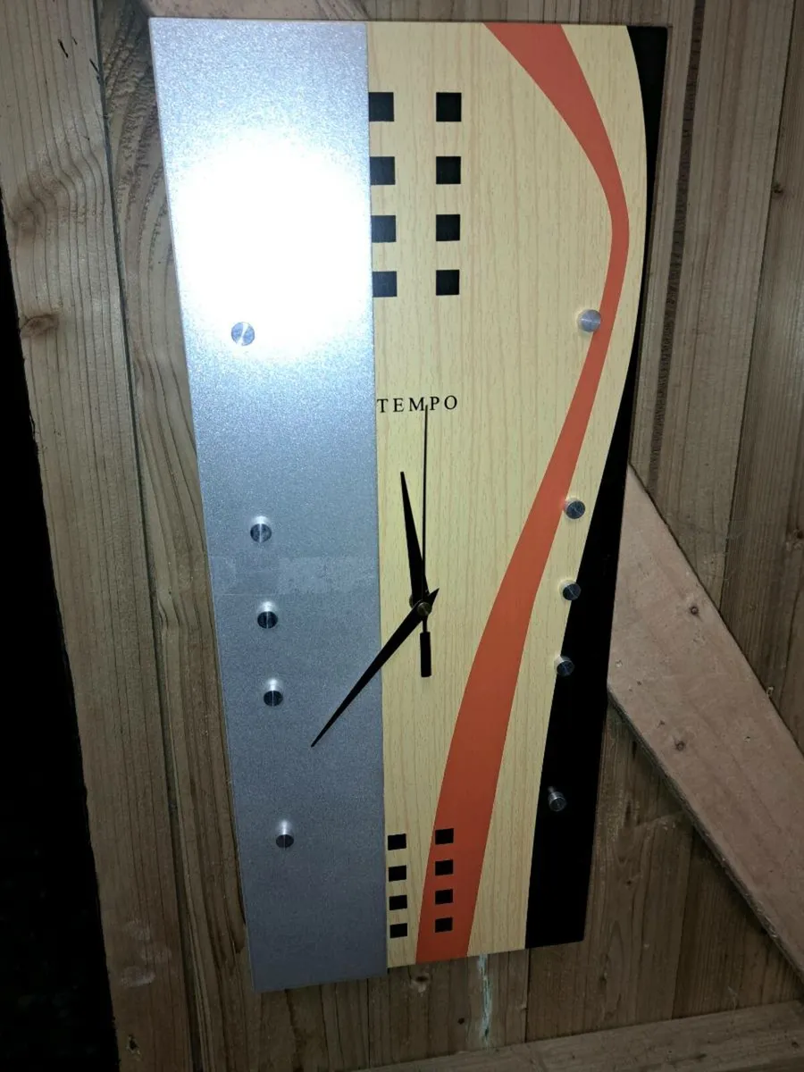 2 new clocks  €18 each - Image 1