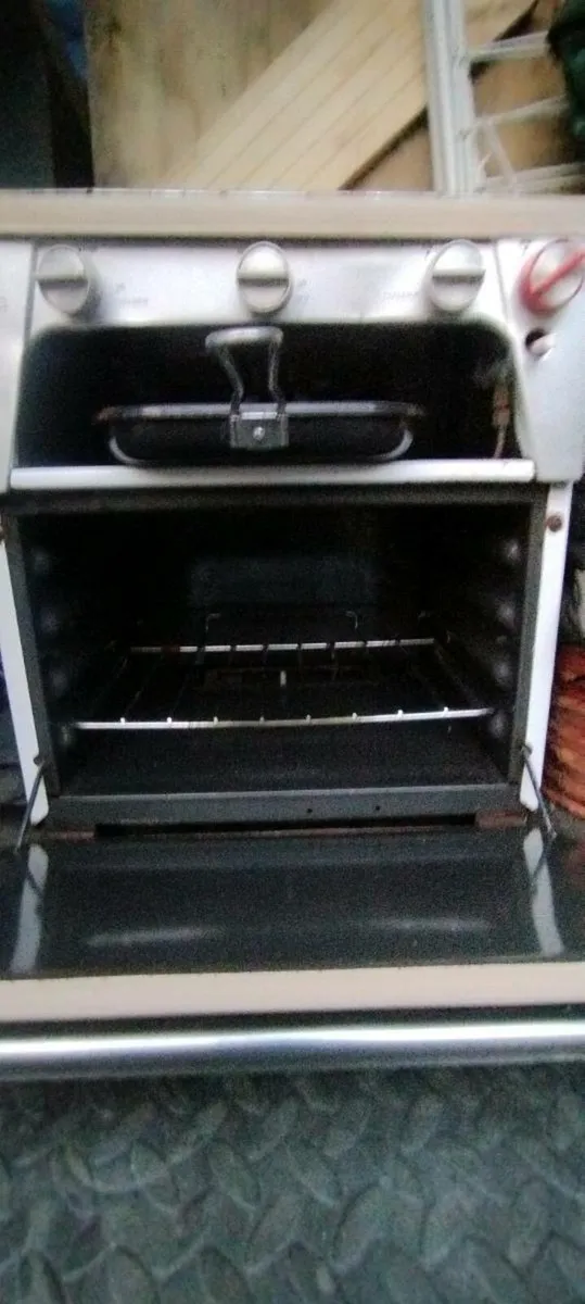90 years Old vintage style cooker for sale - Image 4