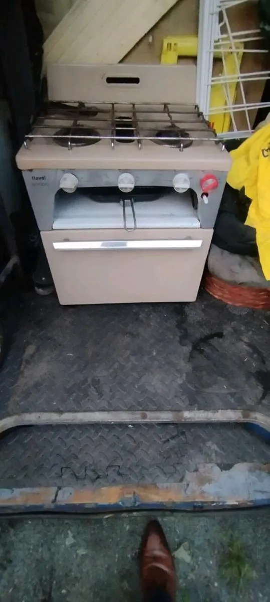 90 years Old vintage style cooker for sale - Image 2