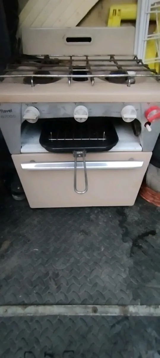90 years Old vintage style cooker for sale - Image 1