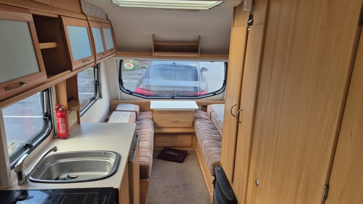 Avondale 5 berth caravan - Image 3