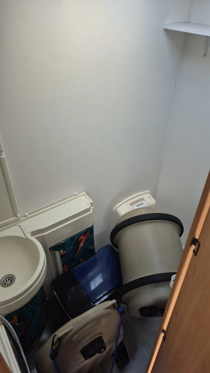 Avondale 5 berth caravan - Image 4