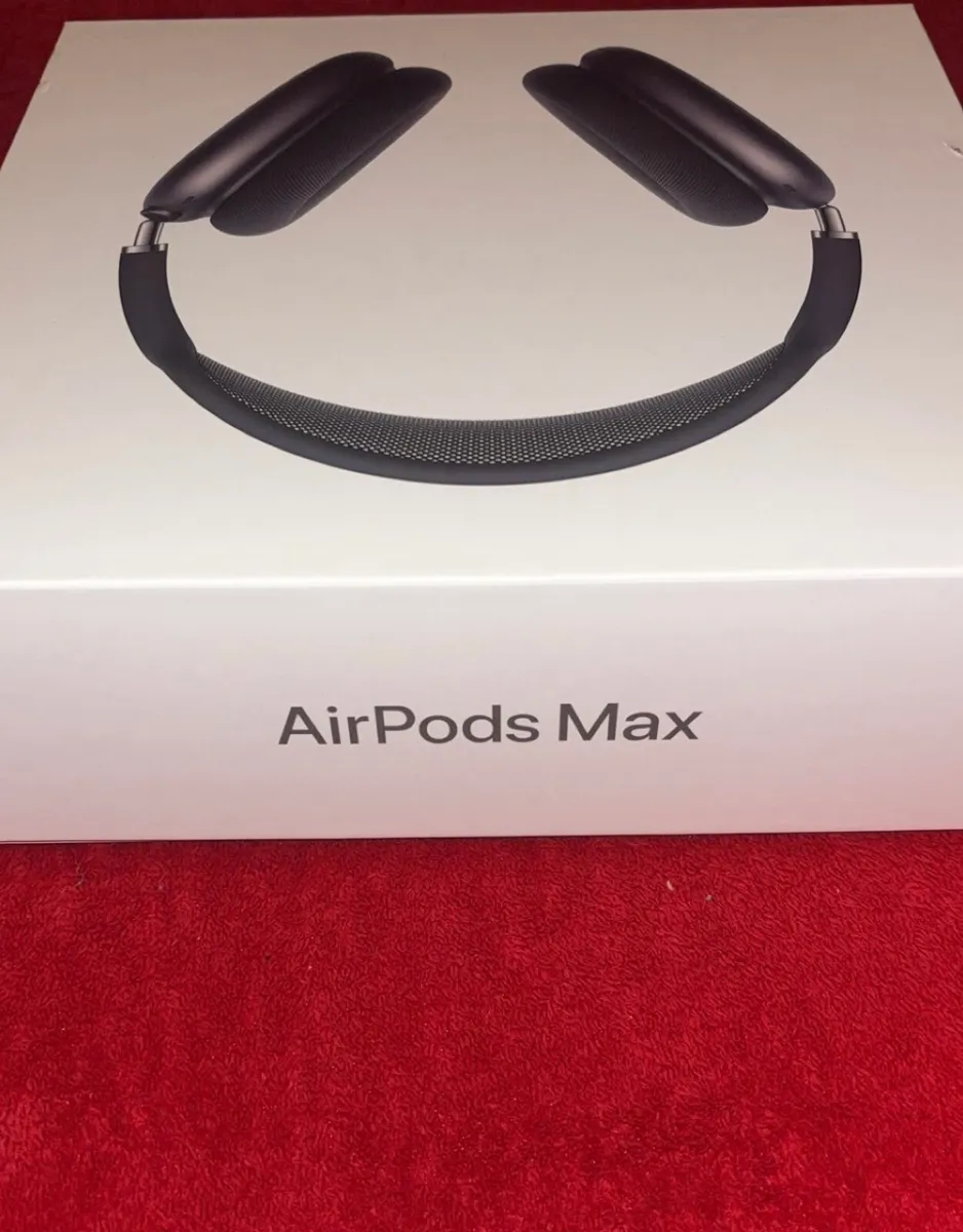 AirPod Max’s - Image 2