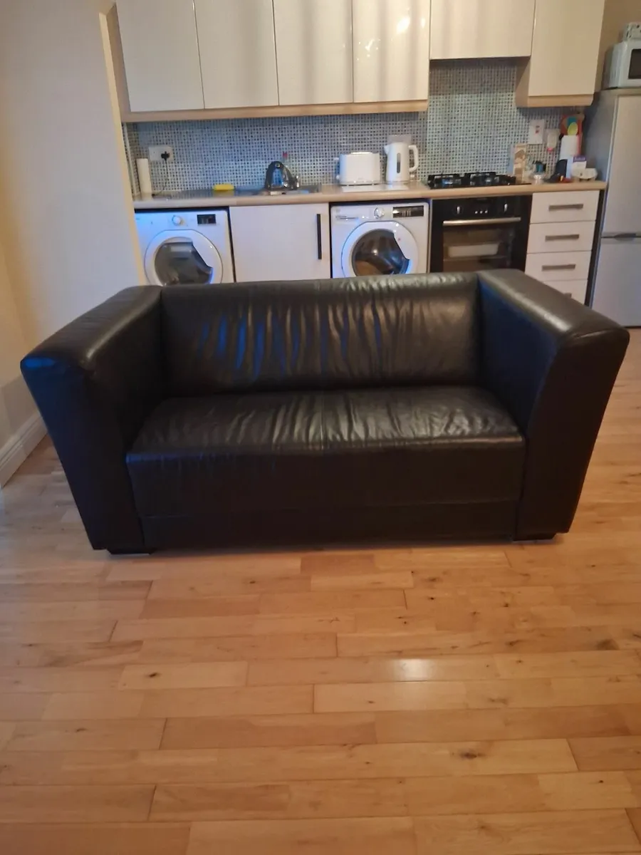 Two seater real leather sofa - Image 3