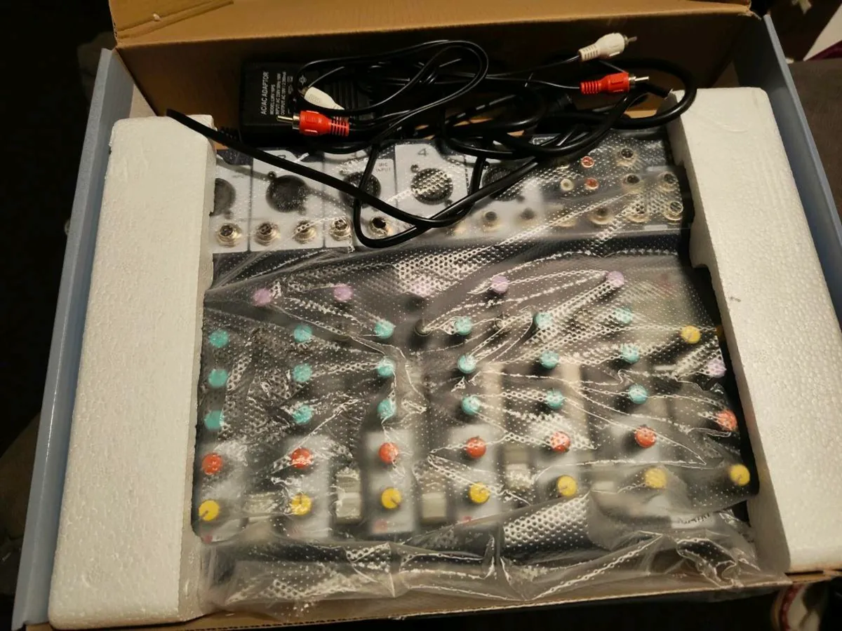 Live mixer
 - 7 Channels
 - Bluetooth capability - Image 3