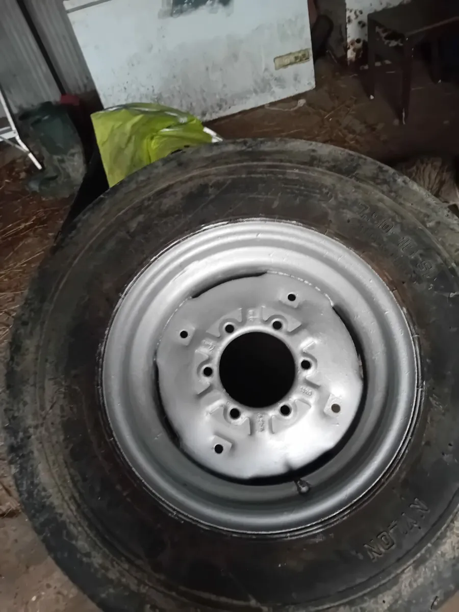 Front wheels - Image 1