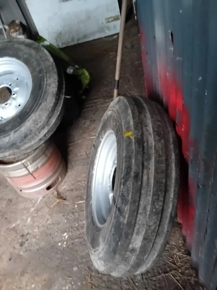 Front wheels - Image 2