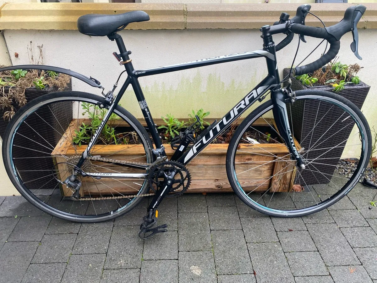 Futura Monza XL 22 inch frame 700x25c - Image 1