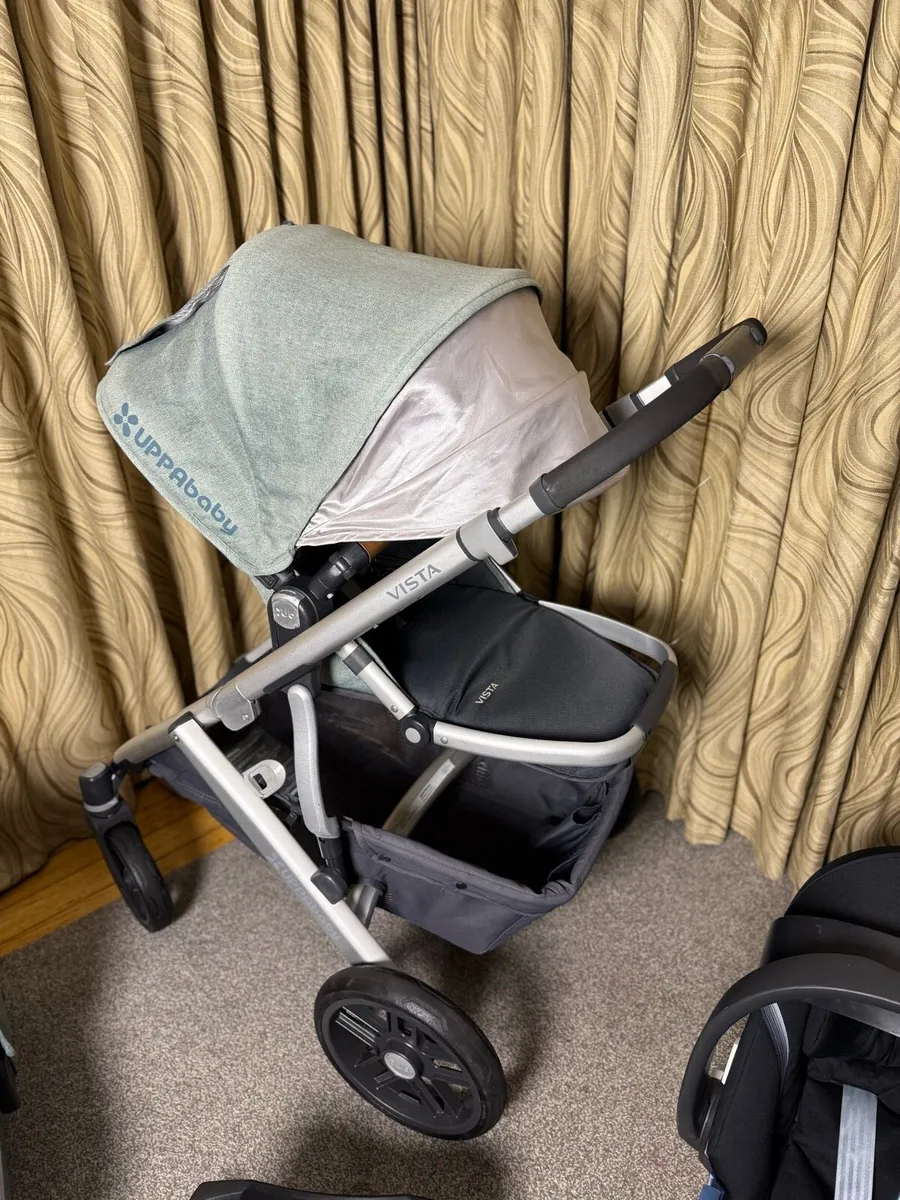 Uppababy Vista with Cybex car seat and isofix base - Image 3