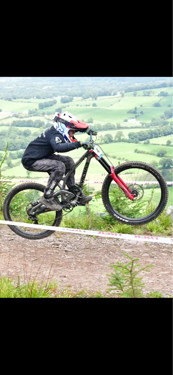 Downhill bike - Image 1