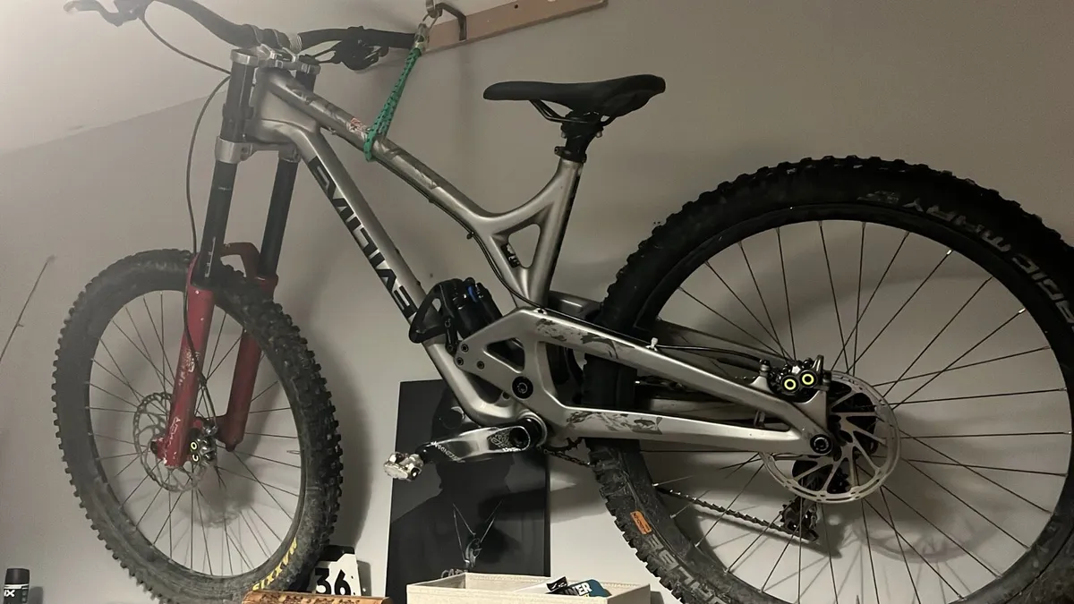 Downhill bike - Image 2