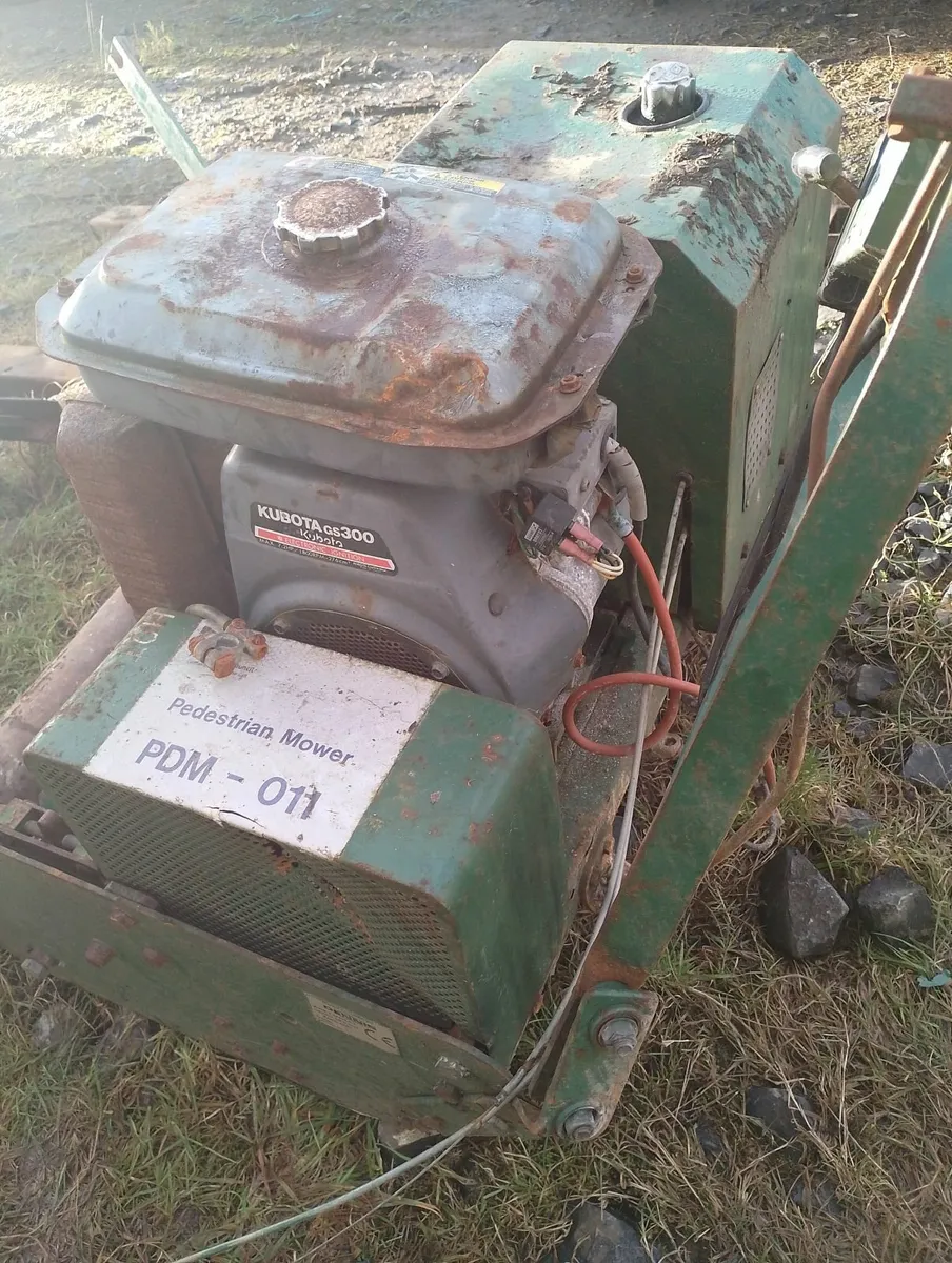 Kubota GS300 7.5hp electric start engine - Image 4