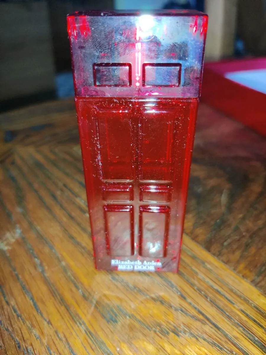 RED DOOR BY ELIZABETH ARDEN, 100ml Perfume Set ! - Image 3