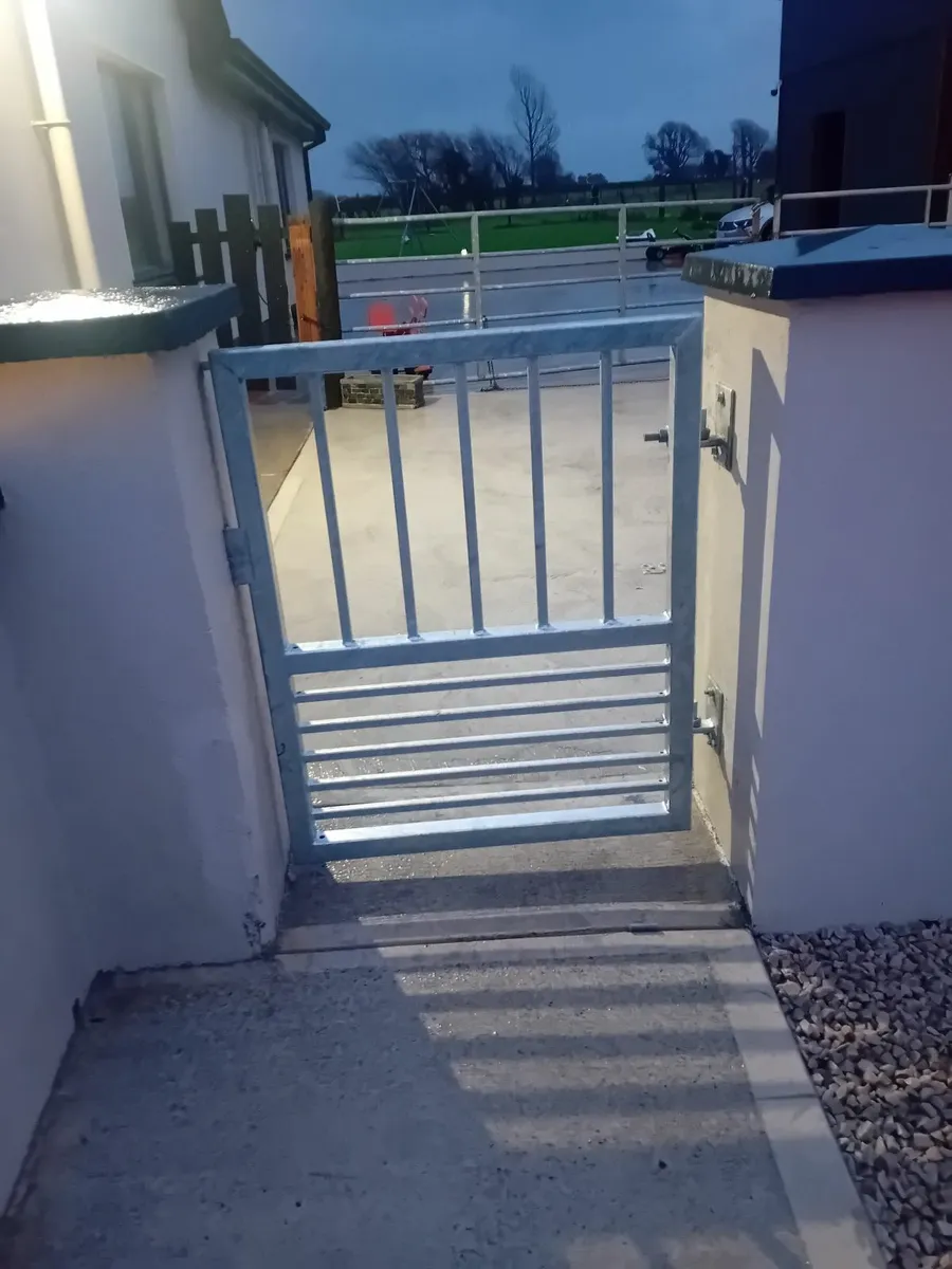 Entrance gates - Image 3