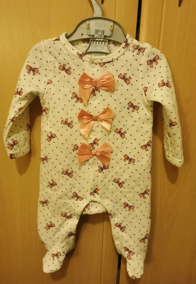Baby girl body suit - Image 1
